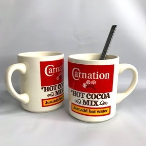Pair {2) Carnstion Mugs